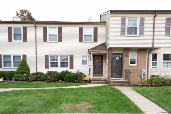 37 Tiger Lilly Court, Sayreville, NJ 08872