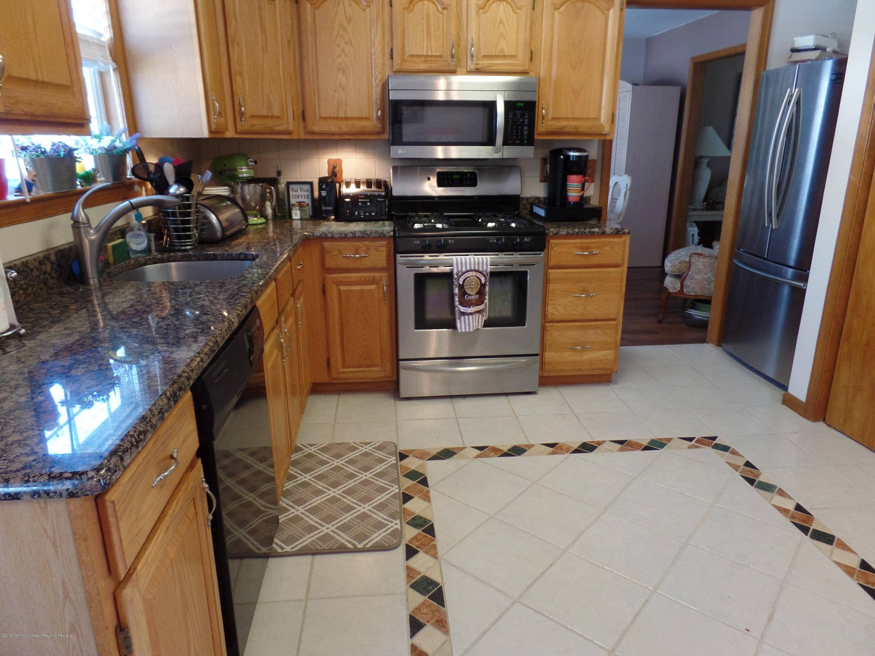 Manahawkin, NJ 08050,1116 Treasure Avenue