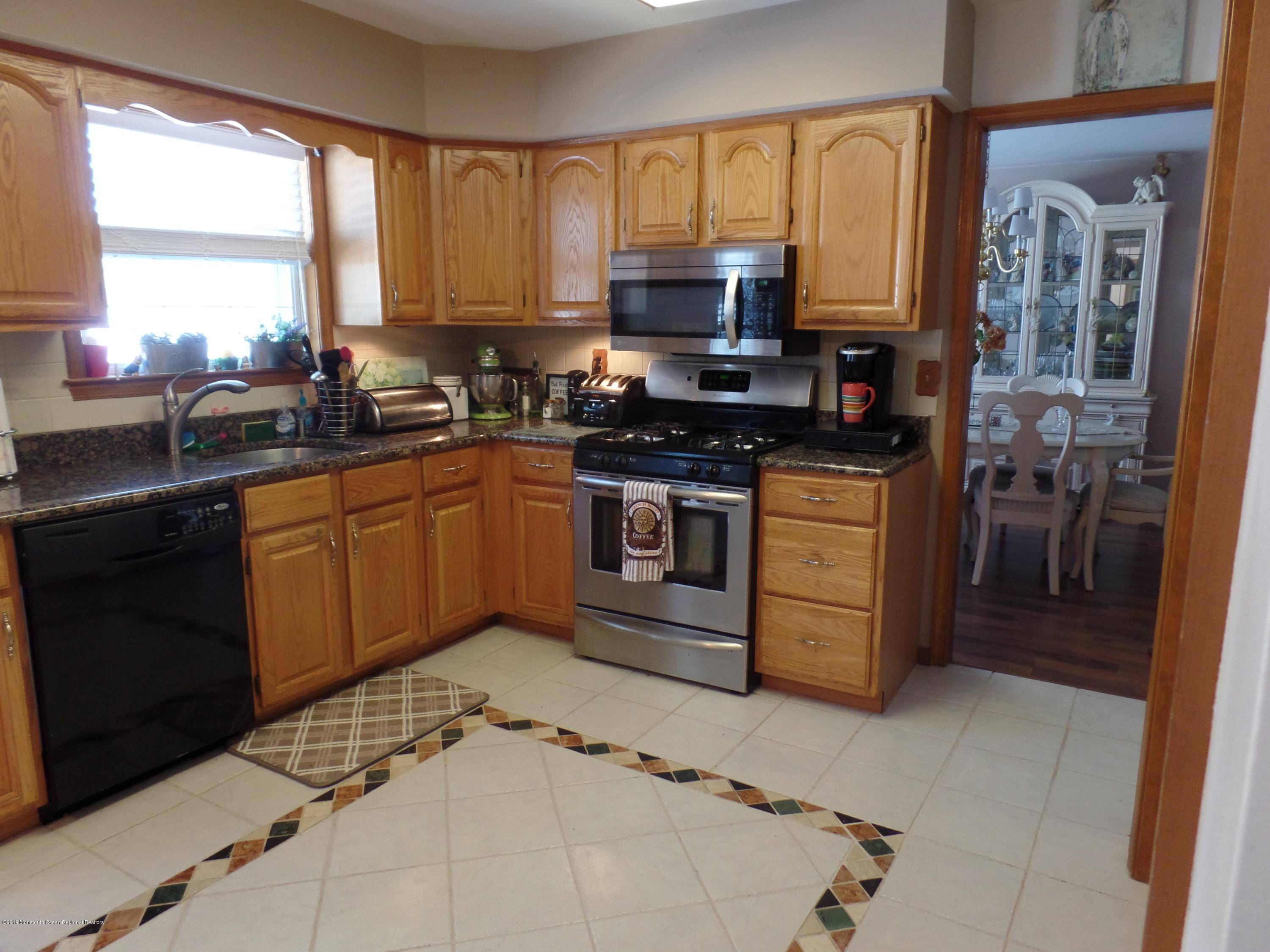 Manahawkin, NJ 08050,1116 Treasure Avenue