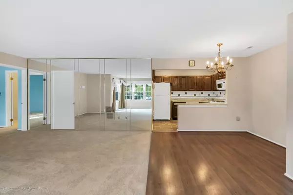 Red Bank, NJ 07701,13 Honeysuckle Lane #200