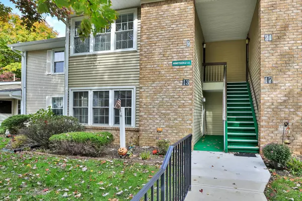 Red Bank, NJ 07701,13 Honeysuckle Lane #200