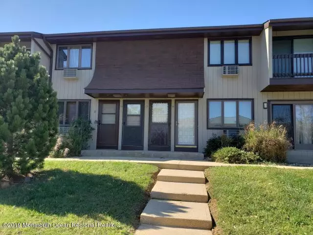 14 Hilltop Terrace, Highlands, NJ 07732