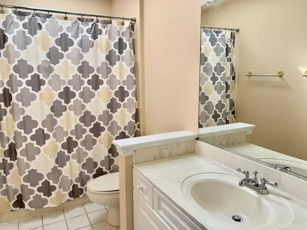 Manahawkin, NJ 08050,109 Cruise Road