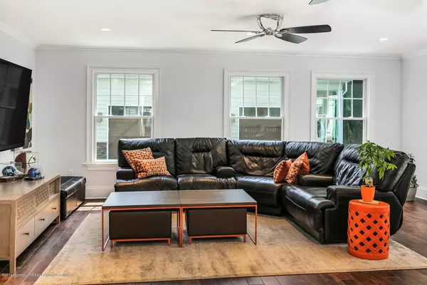 Rumson, NJ 07760,78 Bellevue Avenue