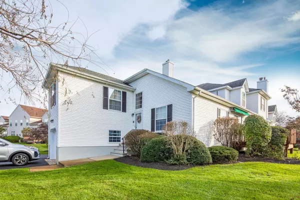 Wall, NJ 07719,57 Racquet Road