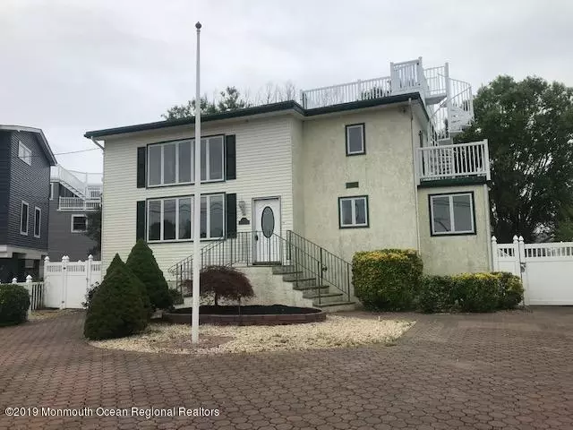 12 W 6th Street, Barnegat Light, NJ 08006