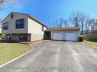 Howell, NJ 07731,13 James Hollow Court