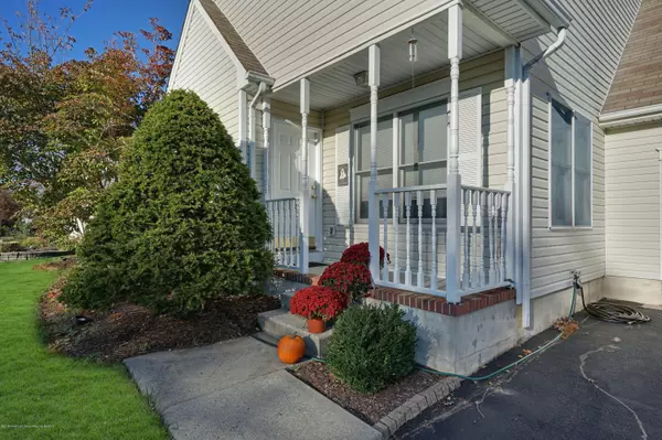 Manahawkin, NJ 08050,365 Mermaid Drive