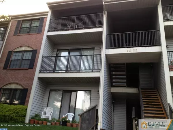 31 Voscek Court #527, Lawrence, NJ 08648