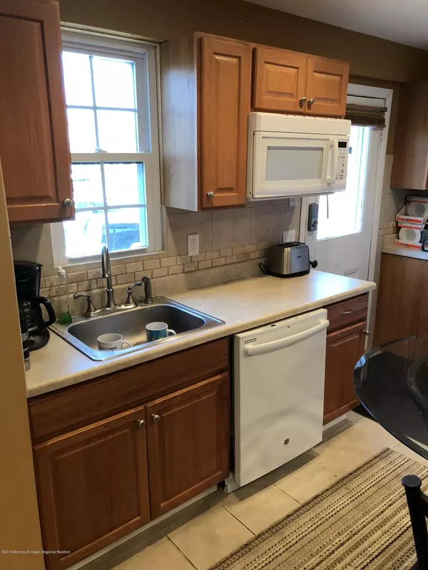 Matawan, NJ 07747,84 Main Street