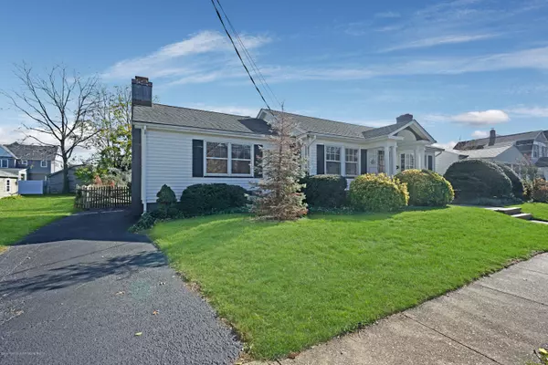 Manasquan, NJ 08736,38 Pearce Avenue