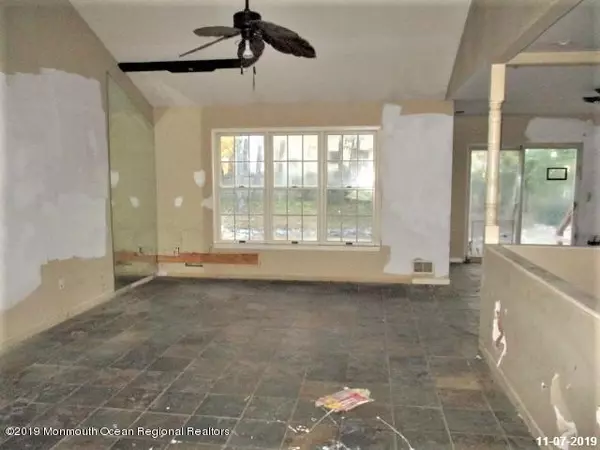 Manahawkin, NJ 08050,1074 Buccaneer Lane