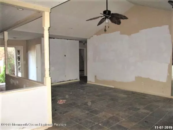 Manahawkin, NJ 08050,1074 Buccaneer Lane