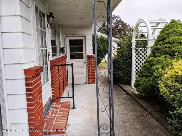 Toms River, NJ 08757,4 Saint Nicholas Court