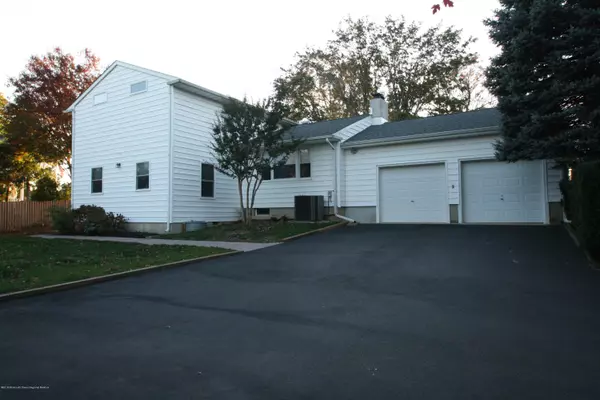 West Long Branch, NJ 07764,4 De Forrest Place