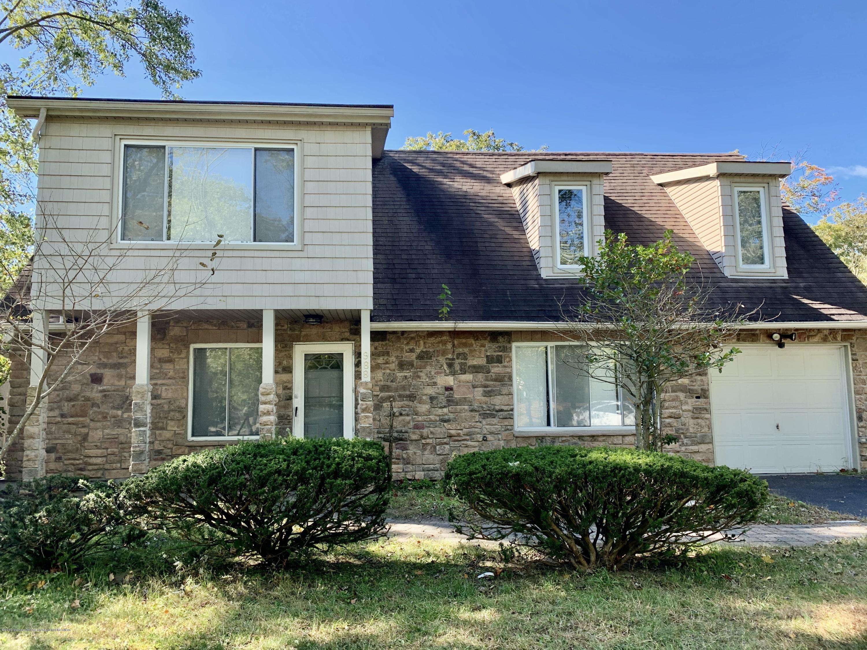 988 Vaughn Avenue, Toms River, NJ 08753