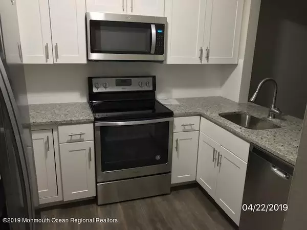 Red Bank, NJ 07701,12 Berkshire Court