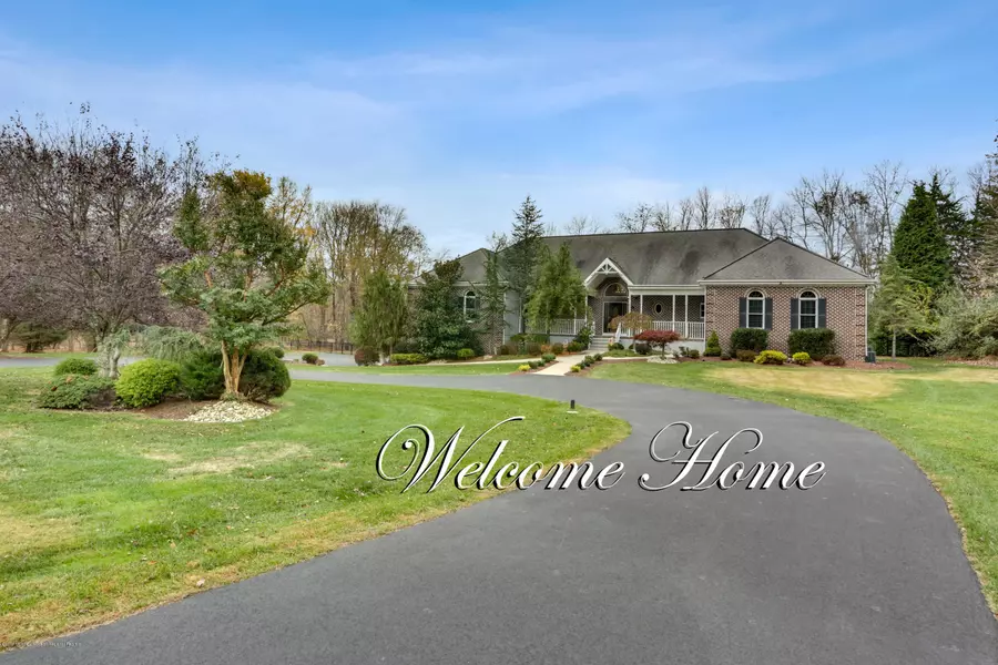9 Greenbriar Lane, Perrineville, NJ 08535