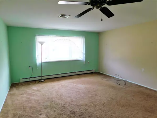 Toms River, NJ 08757,181 Fort De France Avenue