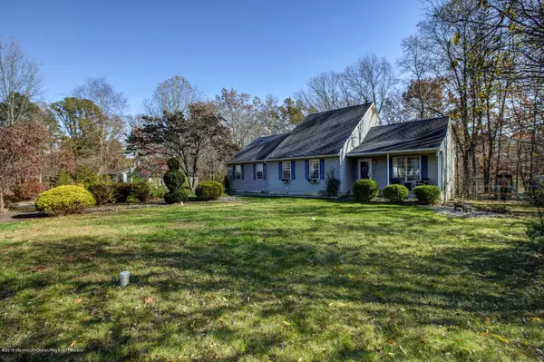 Jackson, NJ 08527,7 Corinne Court