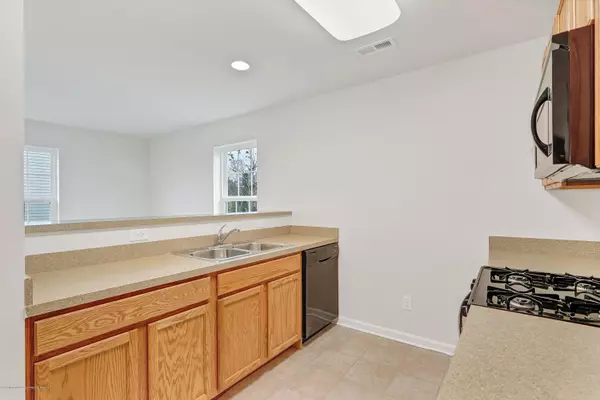 Farmingdale, NJ 07727,601 E Florence Circle