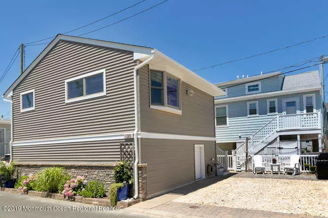 Lavallette, NJ 08735,120 W Bayberry Way