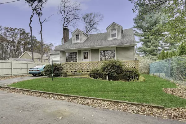 Farmingdale, NJ 07727,7 Ruckle Avenue