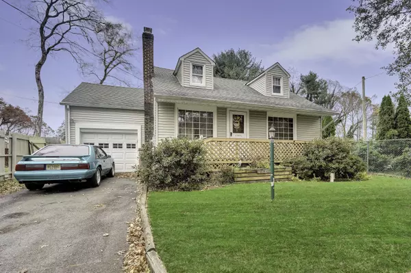 Farmingdale, NJ 07727,7 Ruckle Avenue