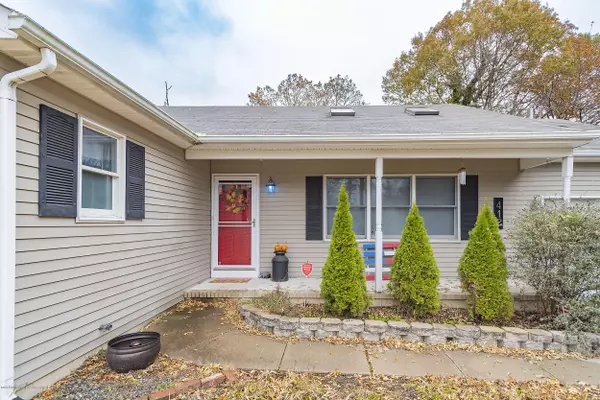 Lanoka Harbor, NJ 08734,412 Drew Avenue