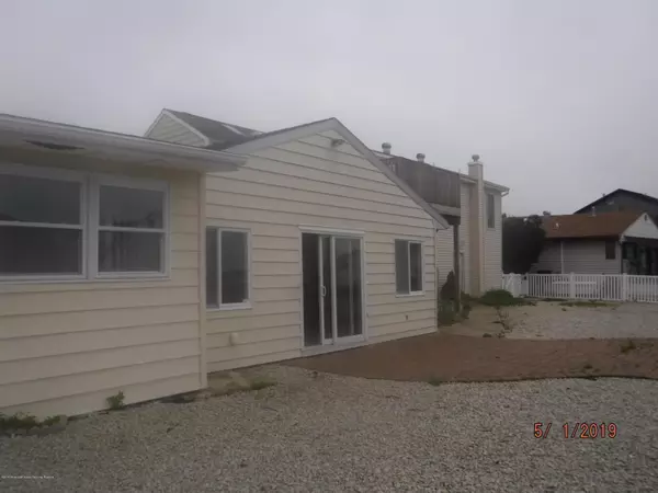 Lanoka Harbor, NJ 08734,1207 Laurel Boulevard