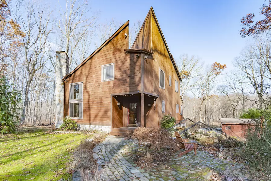 11 Deer Trail Drive, Millstone, NJ 08510