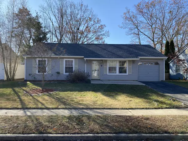 Barnegat, NJ 08005,9 Mast Drive