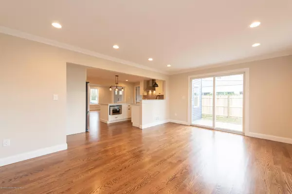 Red Bank, NJ 07701,813 Andover Street