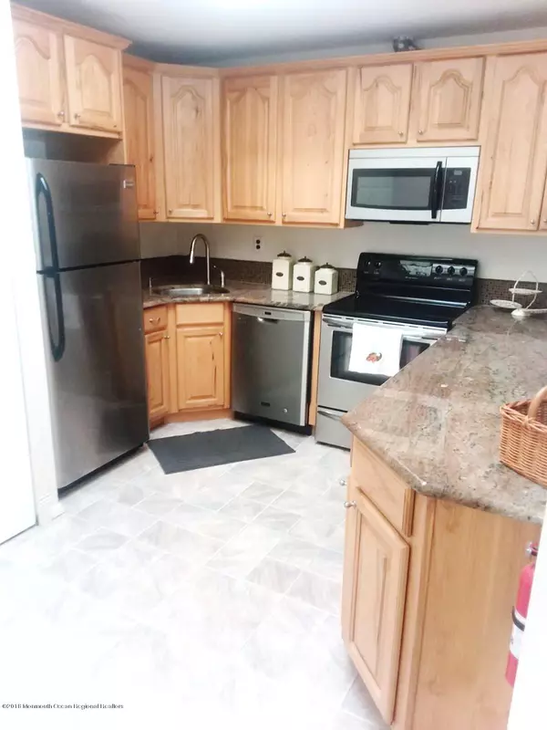 Red Bank, NJ 07701,2 Western Reach