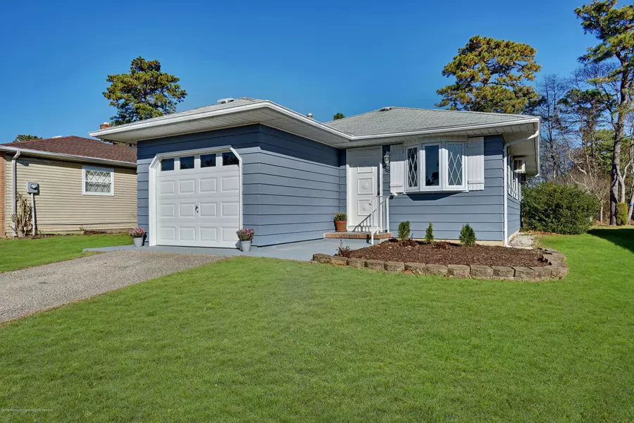 118 Biabou Drive, Toms River, NJ 08757