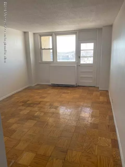 Elberon, NJ 07740,675 Ocean Avenue #5J