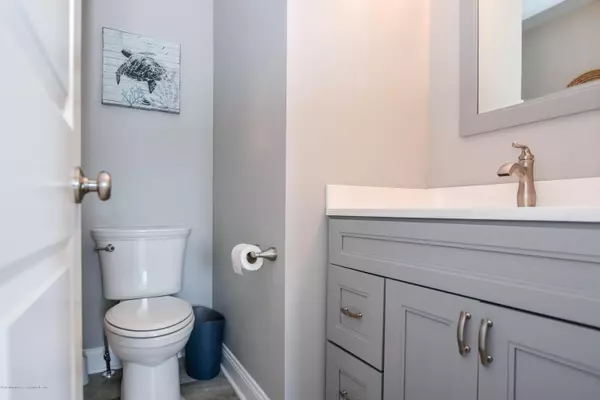 Manahawkin, NJ 08050,32 Weaver Drive