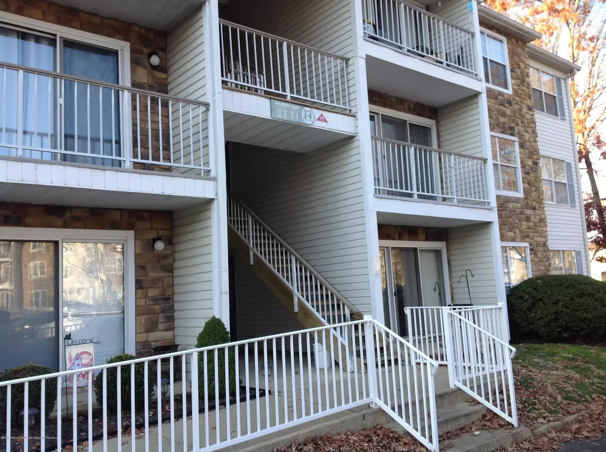 Hamilton, NJ 08619,4 Mulberry Court