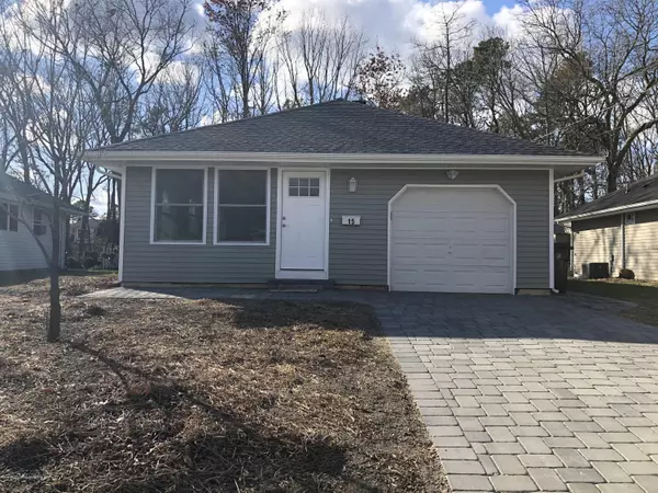 15 Mount Matterhorn Lane, Toms River, NJ 08753