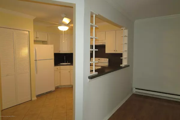 Red Bank, NJ 07701,8 Manchester Court #G