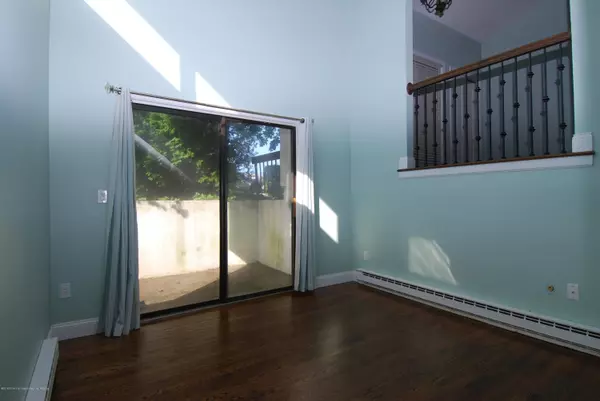 Red Bank, NJ 07701,5 Tower Hill Drive