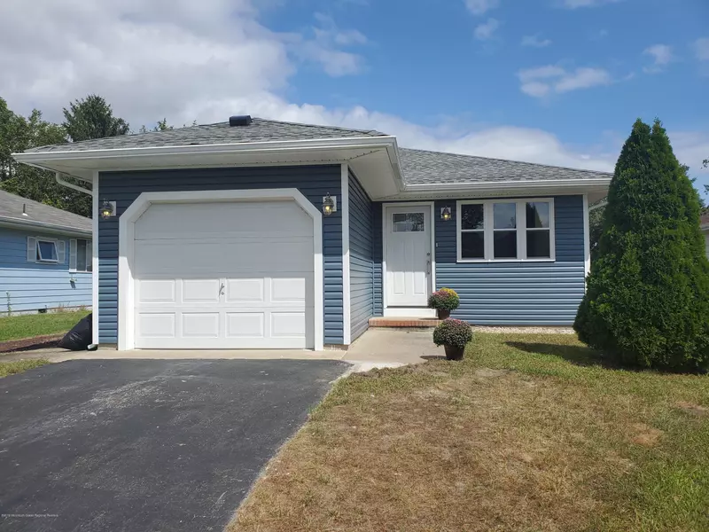 54 Bonaire Drive, Toms River, NJ 08757