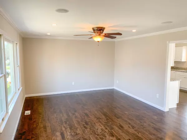 Manahawkin, NJ 08050,125 Sextant Road