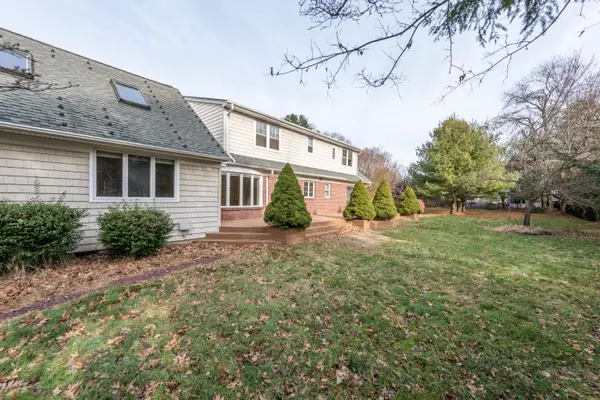 Rumson, NJ 07760,107 W River Road