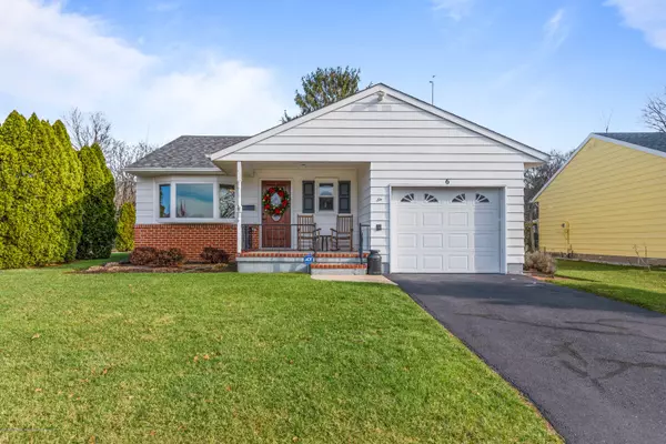 6 Wall Cress Court, Toms River, NJ 08755