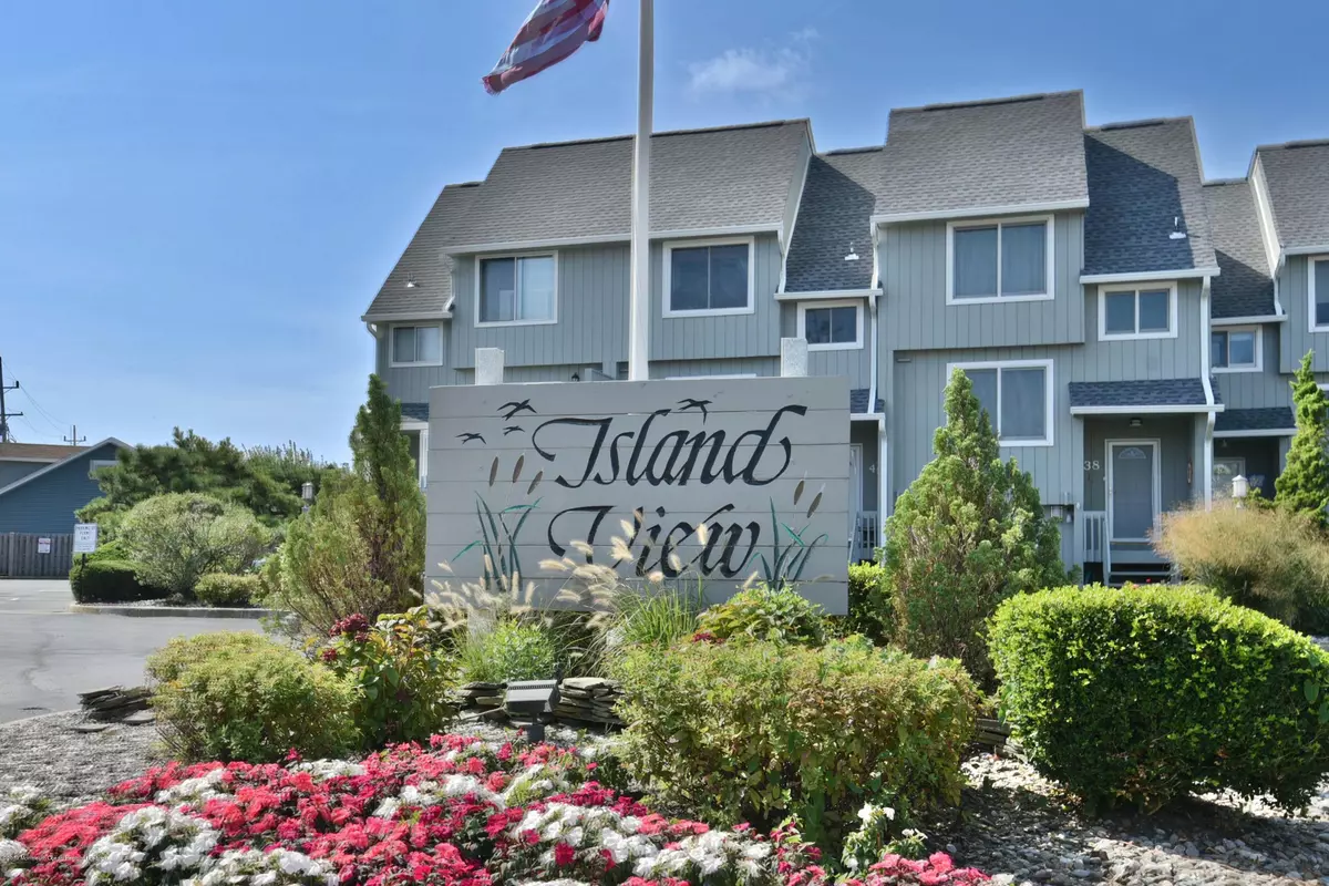 Sea Bright, NJ 07760,5 Island View Way #14