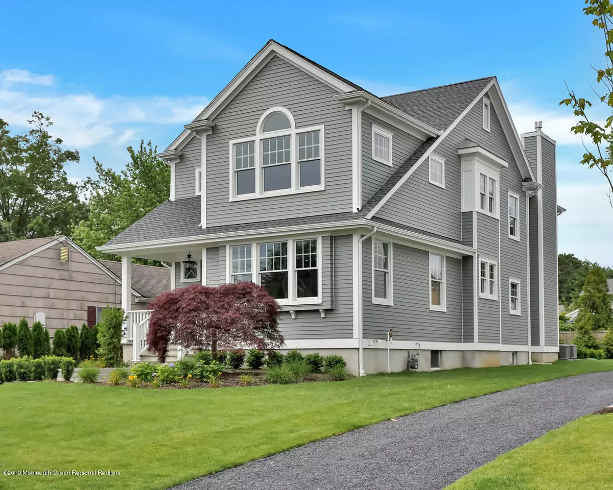 Rumson, NJ 07760,74 Avenue Of Two Rivers