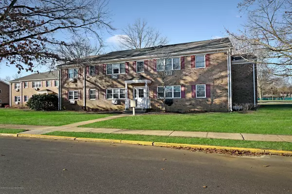 Freehold, NJ 07728,14 Windsor Terrace #B