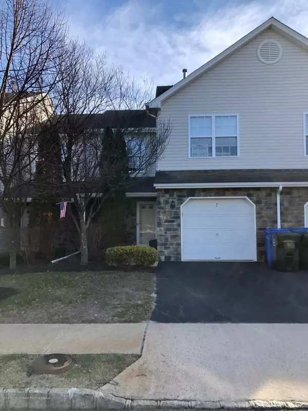 7 Hawthorne Drive, Tinton Falls, NJ 07753