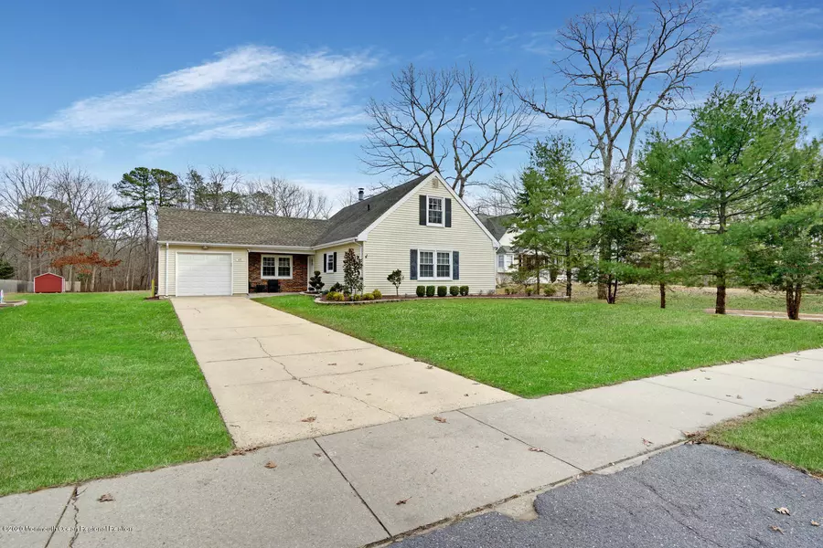 69 Butterfly Road, Jackson, NJ 08527